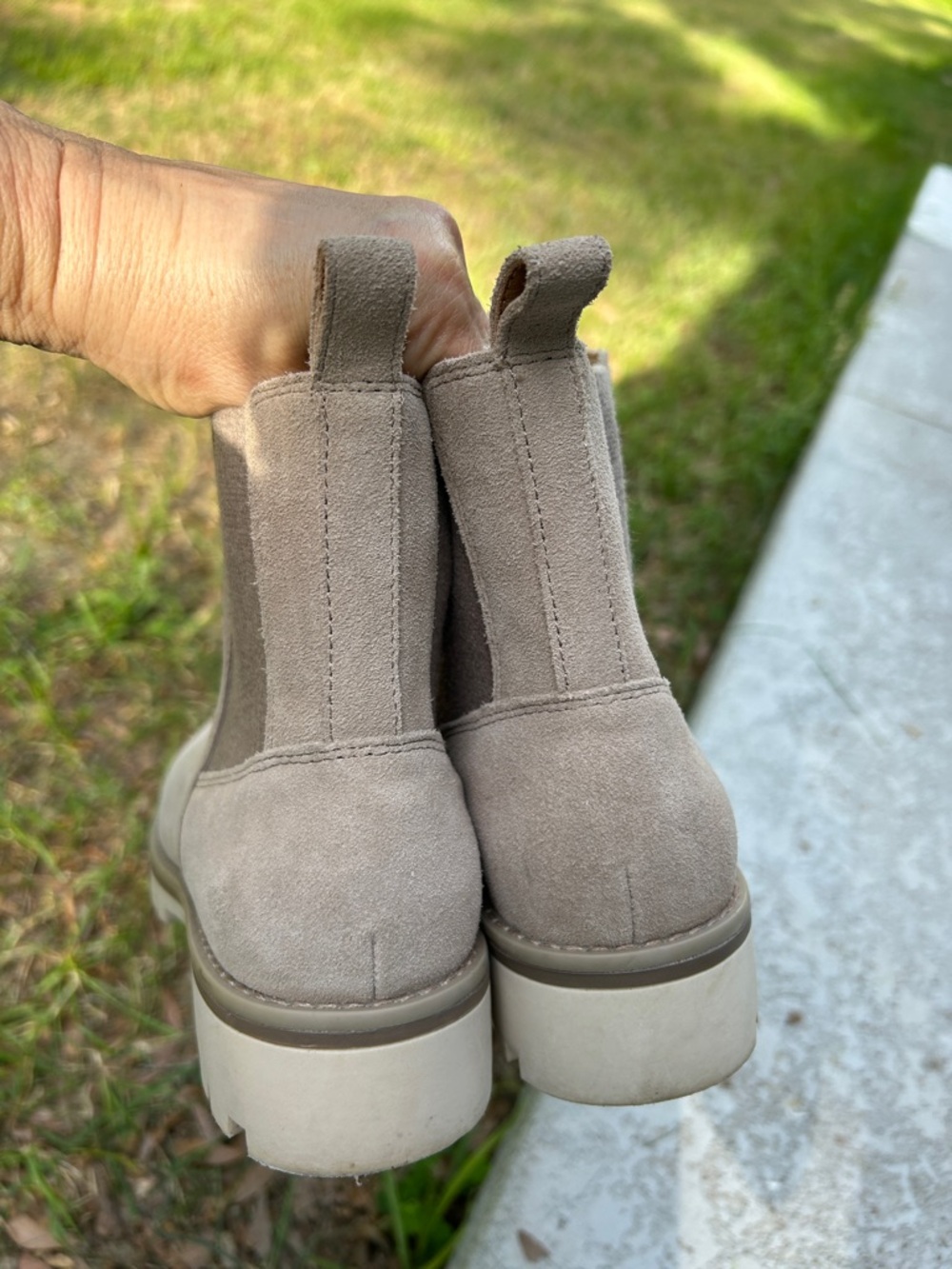 Worn once - CROWN VINTAGE ‘Tipryn’ Suede Leather Chelsea Boots - Picture 3 of 6